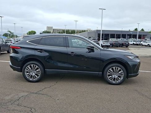 Used 2023 Toyota Venza Limited AWD/4WD image 7