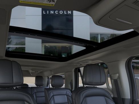 New 2026 Lincoln Navigator L Reserve AWD/4WD image 22