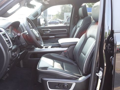 Used 2025 RAM 1500 Laramie w/ Sport Appearance Package AWD/4WD image 9