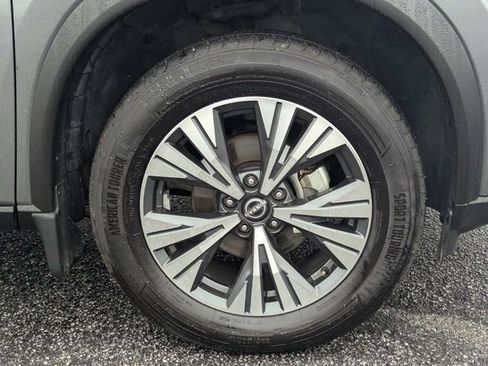 Used 2023 Nissan Rogue SV image 10