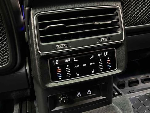 Used 2022 Audi SQ7 Prestige w/ Prestige Package AWD/4WD image 22