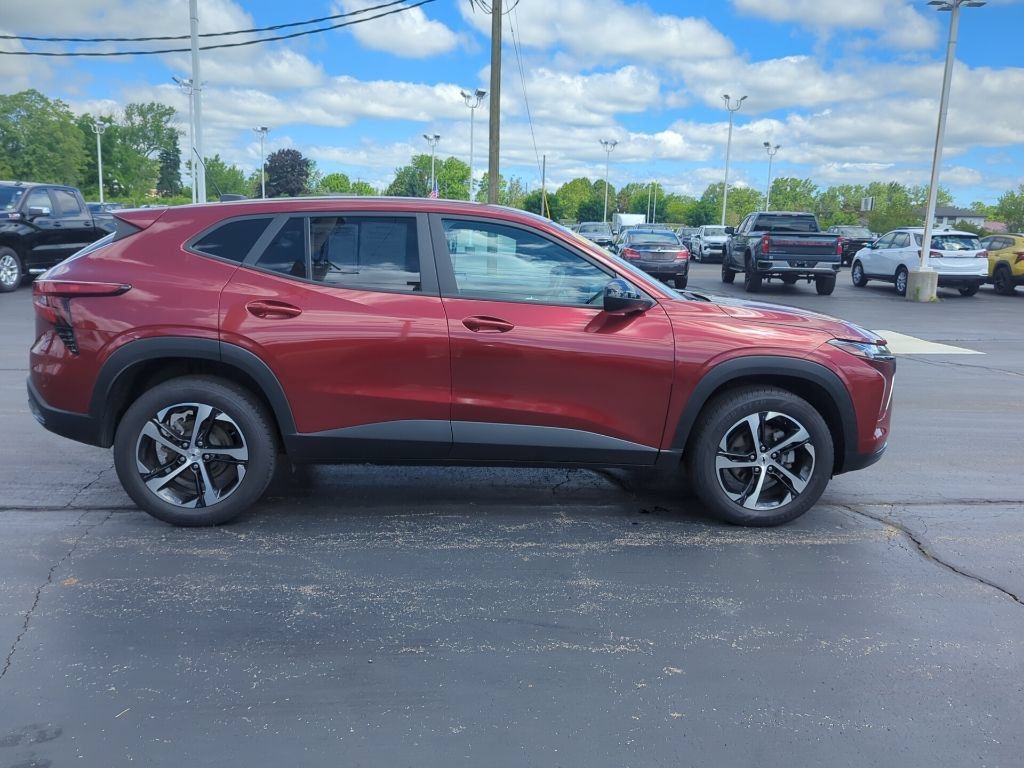 Certified 2024 Chevrolet Trax RS w/ Driver Confidence Package FWD image 10