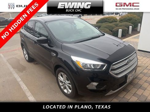 Used 2019 Ford Escape SE image 1