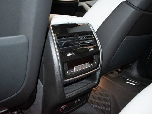 Used 2025 BMW X5 xDrive40i w/ Climate Comfort Package AWD/4WD image 25