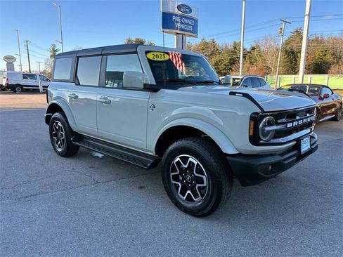 Used 2025 Ford Bronco Outer Banks image 1