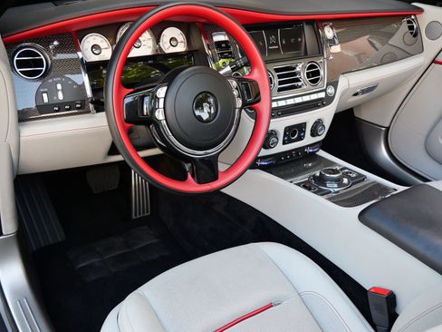 Used 2020 Rolls-Royce Dawn RWD image 26