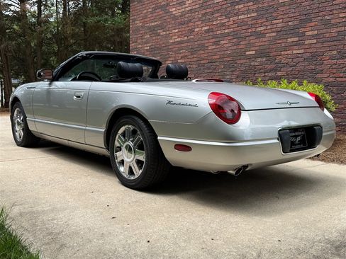 Used 2005 Ford Thunderbird RWD image 38