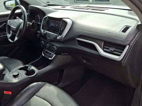 Used 2024 GMC Terrain SLT AWD/4WD image 9