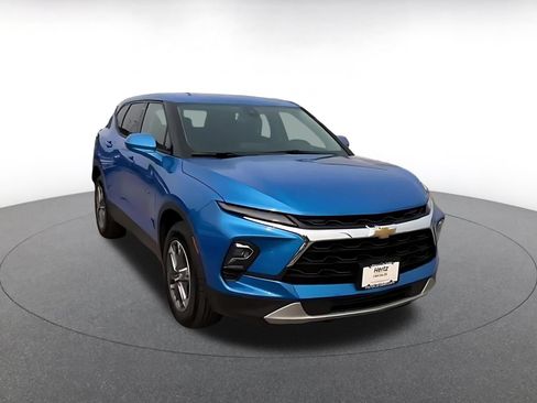 Used 2026 Chevrolet Blazer LT AWD/4WD image 3