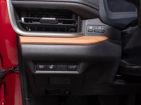 Used 2024 Toyota Grand Highlander AWD image 12