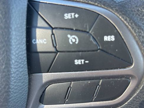 Used 2019 Jeep Cherokee Latitude w/ Popular Appearance Group FWD image 14