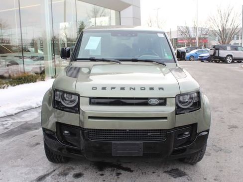 Used 2023 Land Rover Defender 90 X-Dynamic SE image 8