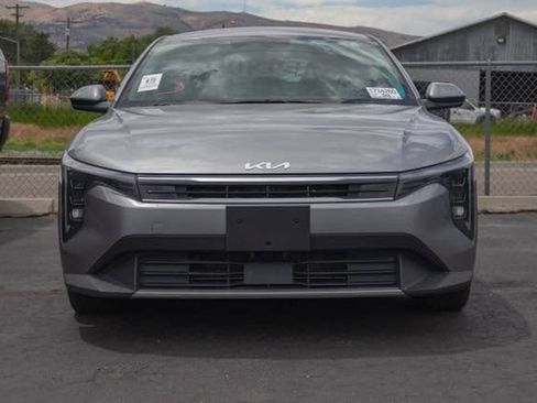Used 2025 Kia K4 EX FWD image 2