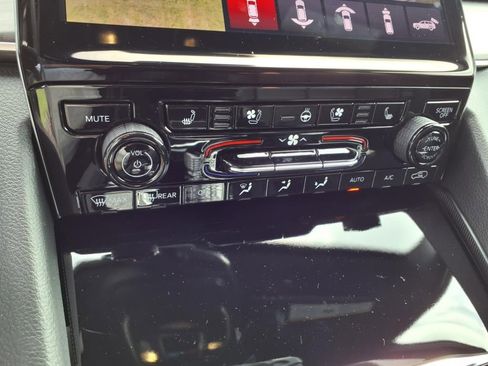 New 2025 Jeep Grand Cherokee L Limited w/ Luxury Tech Group II image 43