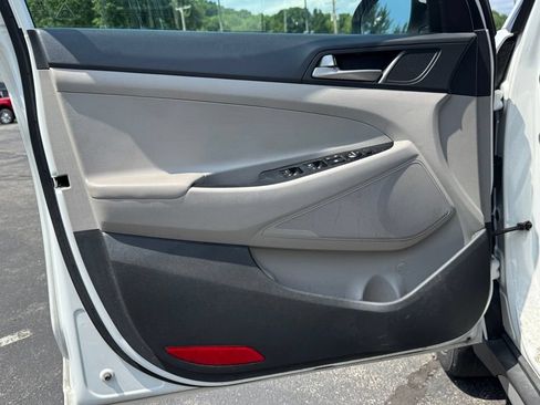 Used 2018 Hyundai Tucson Value w/ Cargo Package AWD/4WD image 14