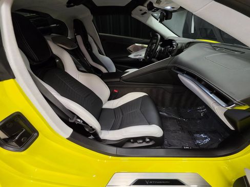 Used 2023 Chevrolet Corvette Stingray Premium Cpe w/ Z51 Performance Package RWD image 31