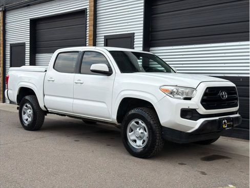 Used 2017 Toyota Tacoma SR w/ Tow Package AWD/4WD image 11