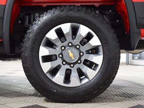 Used 2024 Chevrolet Silverado 2500 Custom w/ Custom Value Package image 29