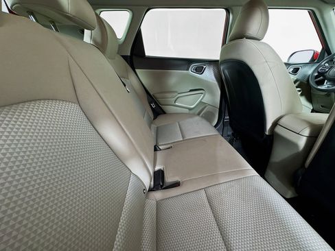 Used 2025 Kia Soul LX image 25