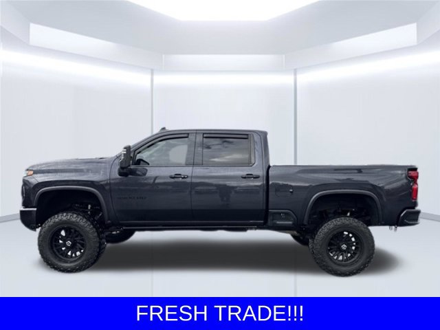 Used 2024 Chevrolet Silverado 3500 LTZ w/ LTZ Convenience Package AWD/4WD image 4