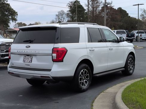 Used 2024 Ford Expedition XLT image 5