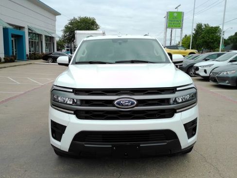 Used 2024 Ford Expedition XLT AWD/4WD image 2