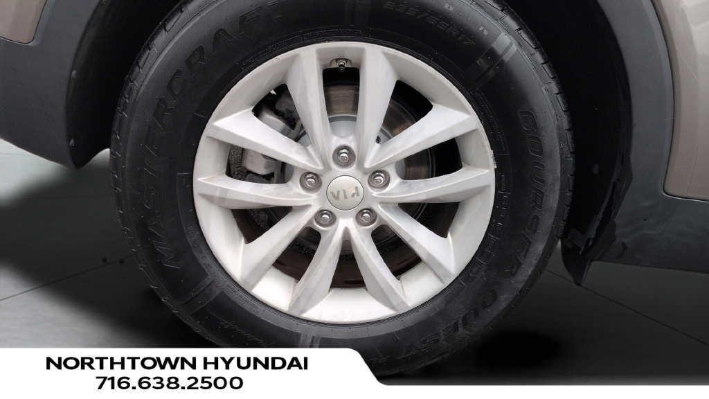 Used 2018 Kia Sorento FWD V6 image 23