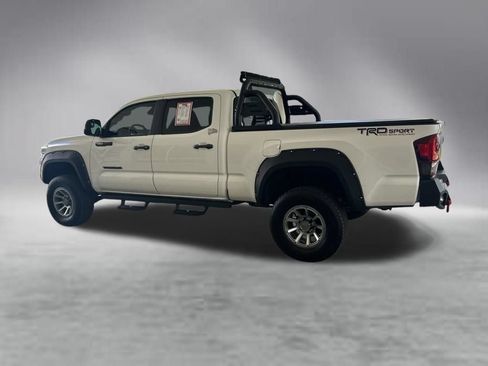 Used 2020 Toyota Tacoma SR5 RWD image 4