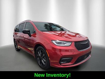 Certified 2025 Chrysler Pacifica Limited