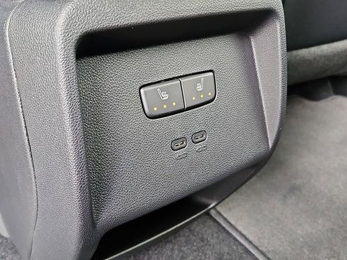 New 2026 Chevrolet Equinox EV LT w/ Convenience Package II FWD image 22