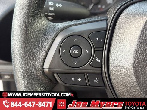 Used 2025 Toyota Corolla LE image 23