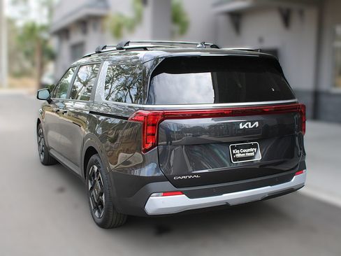 New 2026 Kia Carnival EX FWD image 9