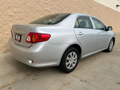 Used 2009 Toyota Corolla FWD image 4