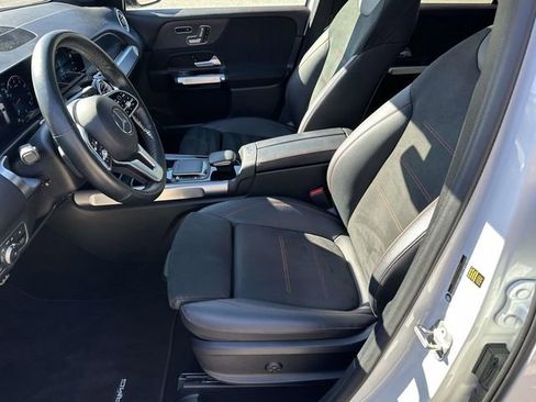 Used 2023 Mercedes-Benz GLB 250 image 24