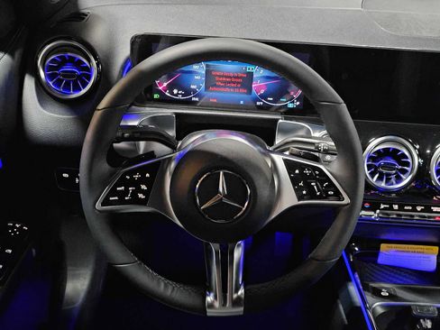 New 2026 Mercedes-Benz GLB 250 4MATIC image 23
