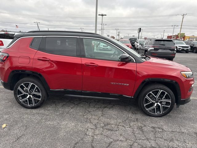 Used 2025 Jeep Compass Limited w/ Elite Group AWD/4WD image 10
