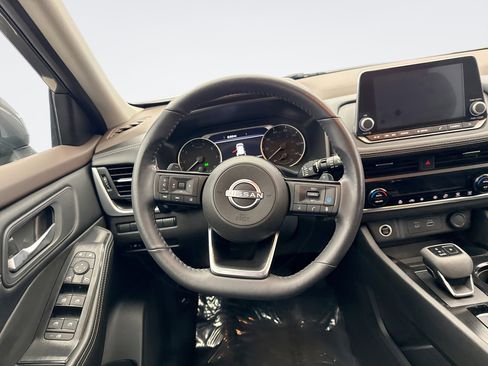 Used 2023 Nissan Rogue SV w/ SV Premium B Package image 12