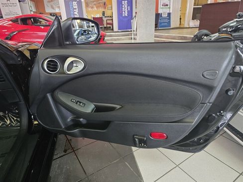Used 2019 Nissan 370Z Roadster image 10