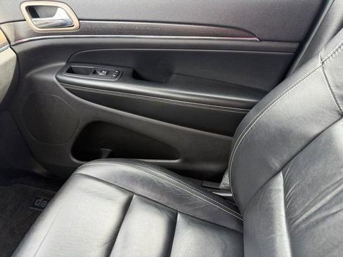 Used 2016 Jeep Grand Cherokee Limited w/ Trailer Tow Group IV image 30