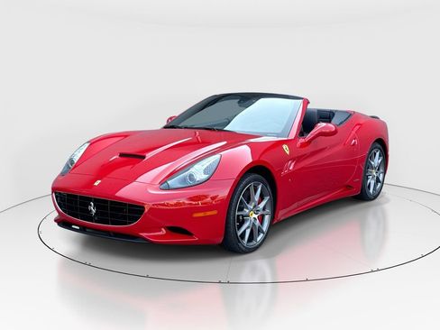 Used 2010 Ferrari California RWD image 1