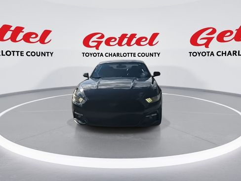 Used 2017 Ford Mustang Premium image 3