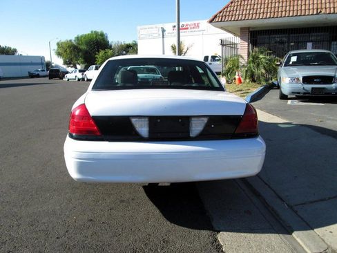 Used 2011 Ford Crown Victoria Police Interceptor w/ Radio Suppression Pkg image 3
