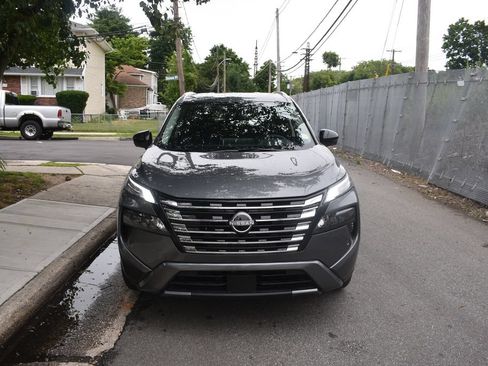 Used 2026 Nissan Rogue SL FWD image 3