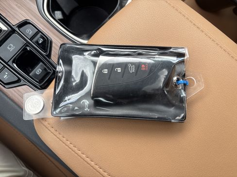 Used 2025 Lexus RX 350 Premium w/ Convenience Package AWD/4WD image 36