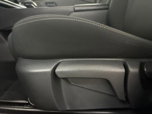 Used 2023 Nissan Rogue S AWD/4WD image 21