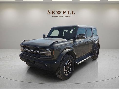 New 2025 Ford Bronco Outer Banks image 1