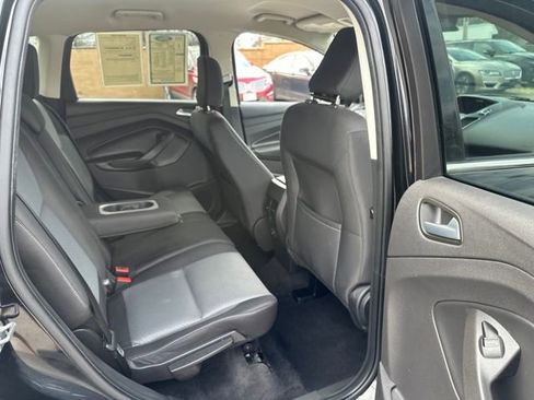 Used 2018 Ford Escape SE image 19