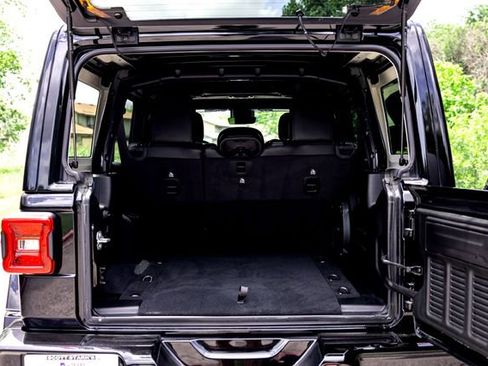 Used 2023 Jeep Wrangler Unlimited Sahara AWD/4WD image 8