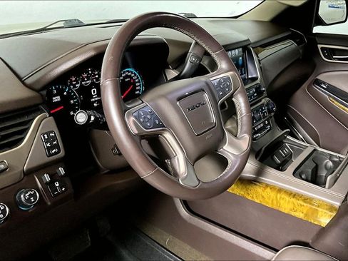 Used 2017 GMC Yukon Denali w/ Open Road Package AWD/4WD image 10