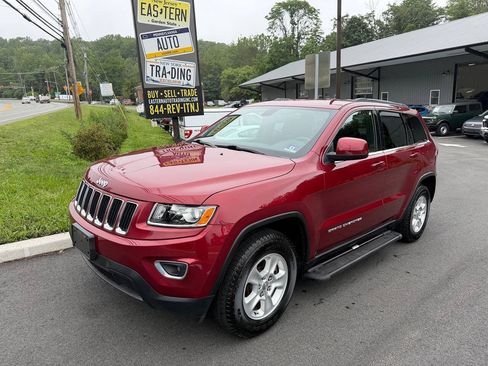 Used 2015 Jeep Grand Cherokee Laredo w/ Quick Order Package 23E AWD/4WD image 2